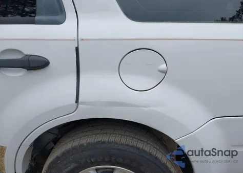 2011 Ford Escape Xls z USA, uszkodzony, nr VIN 1FMCU0C76BKB35951